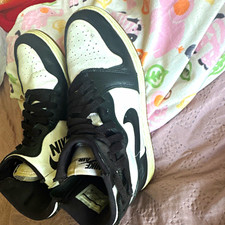 Nike Air Men s Black/White Colorblock Mid Top...
