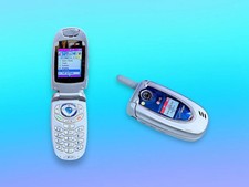 Vintage 90s Y2K LG Flip Cell Phone.