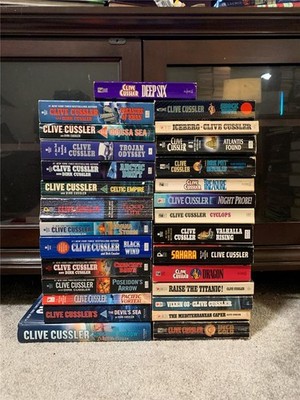 Lot 28 COMPLETE Dirk Pitt Series Clive Cussler 1-27 + Compan. Raise the Titanic