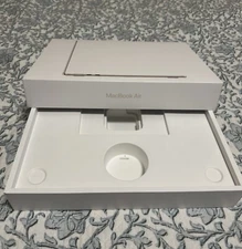 Empty Box * MacBook Air 13