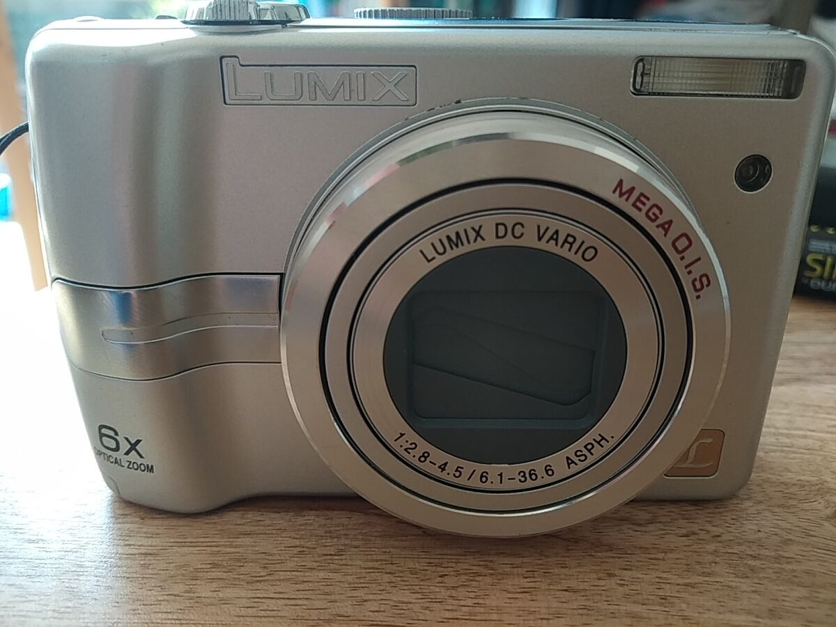 Panasonic Lumix DMC-LZ7 Compact Digital Camera 7.2MP Made In Panasonic Lumix DMC-LZ7 Compact Digital Camera 7.2MP Made In