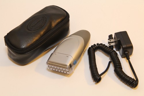 REMINGTON Titanium MS-280 Rechargeable Foil Shaver Trimmer MicroScreen w/Charger - Picture 2 of 9