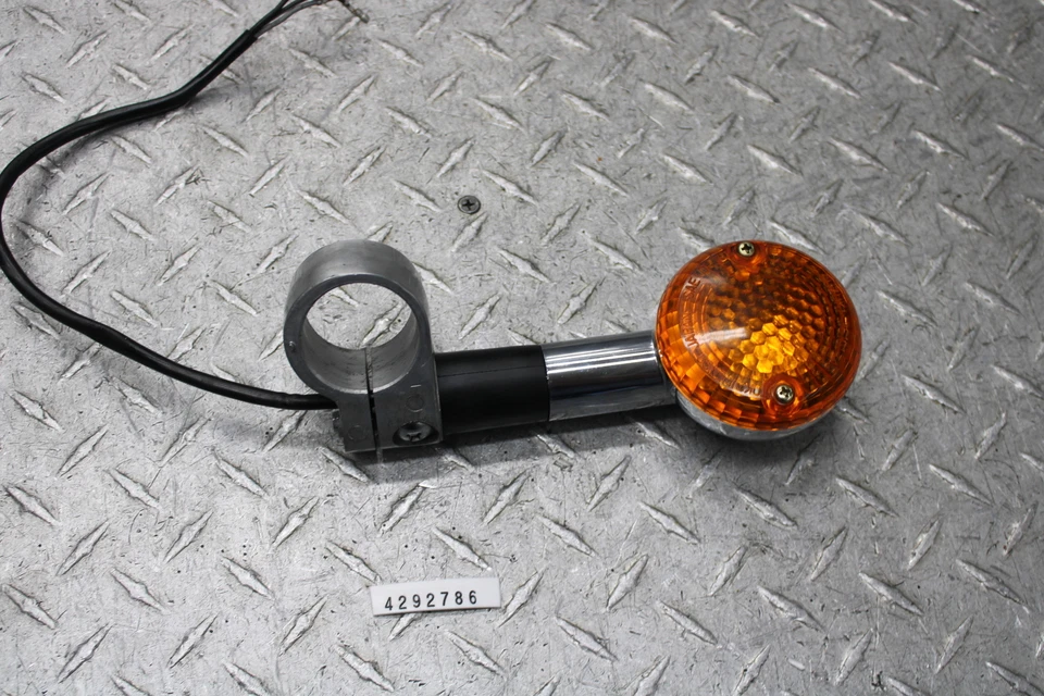 1997 SUZUKI SAVAGE 650 LEFT FRONT TURN SIGNAL LIGHT INDICATOR - Image 4 of 4