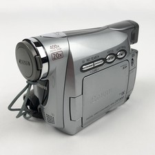 Canon ZR200 Mini DV 400x Digital Zoom Compact Camcorder Silver