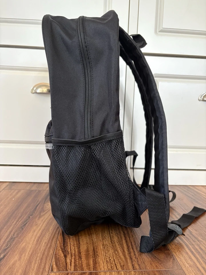 Mochila estilo Stussy con logotipo de reggae en negro Foto 4 de 4