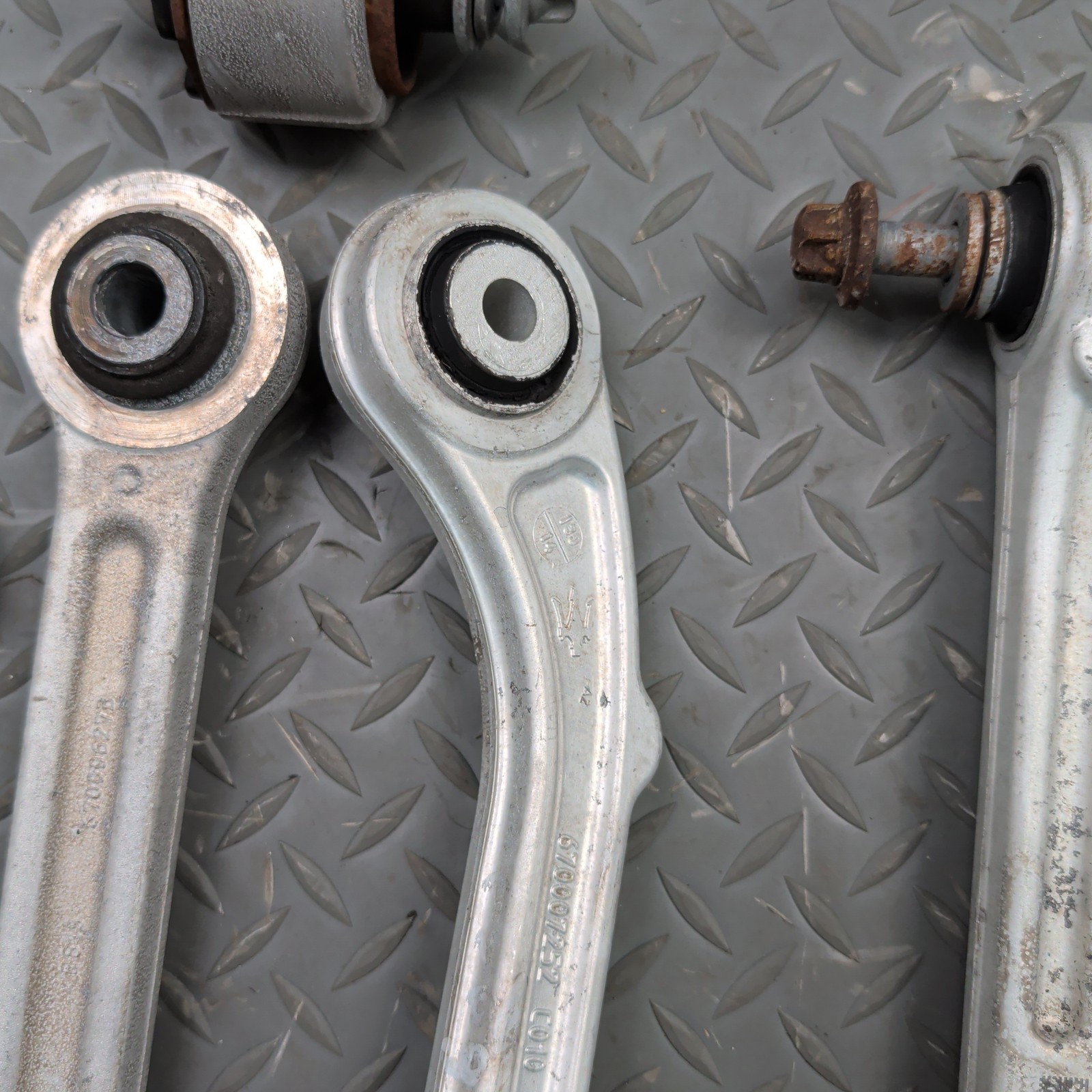 Maserati Ghibli 2014-2017 Rear Right Link arms Set of 5