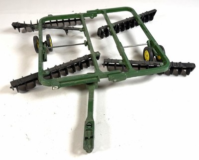 Ertl 1:16 John Deere 220 Power Flex Center Fold Disk Harrow Tractor Implement