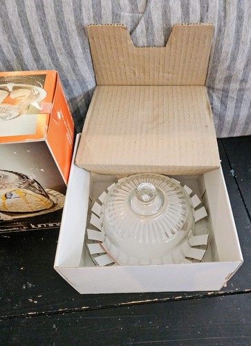 Luminarc 2 Piece Cheese Tray And Cloche Serving Set - Picture 4 of 5
