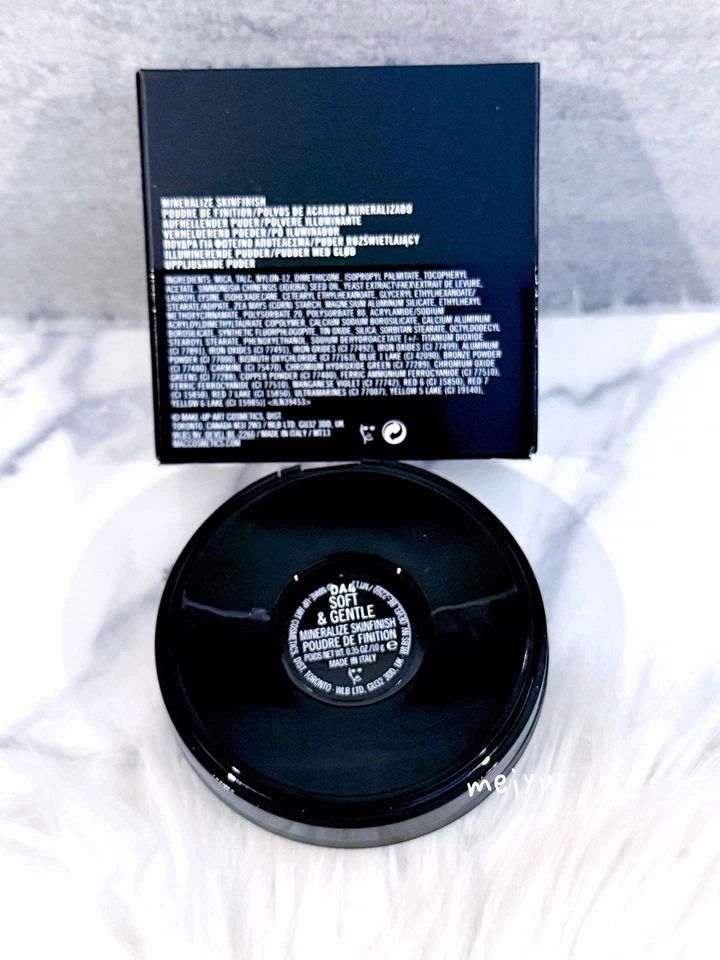 ~Soft and Gentle~ MAC Mineralize Skinfinish Powder, 0.35oz/10g, New In Box - Image 4 of 4