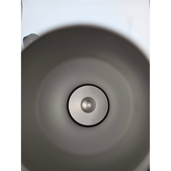 NWOT Black Gymshark Insulated Water Bottle 1 Liter Lifting Essentials Designed