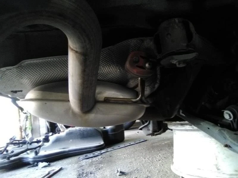 2018 Volkswagon Atlas 4 Door SUV Muffler 3.6 Liter - Image 4 of 4