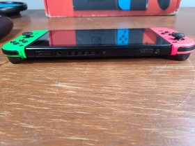 Nintendo Switch HAC-001 32GB Console Bundle w/ Joy Cons + Box + Accessories