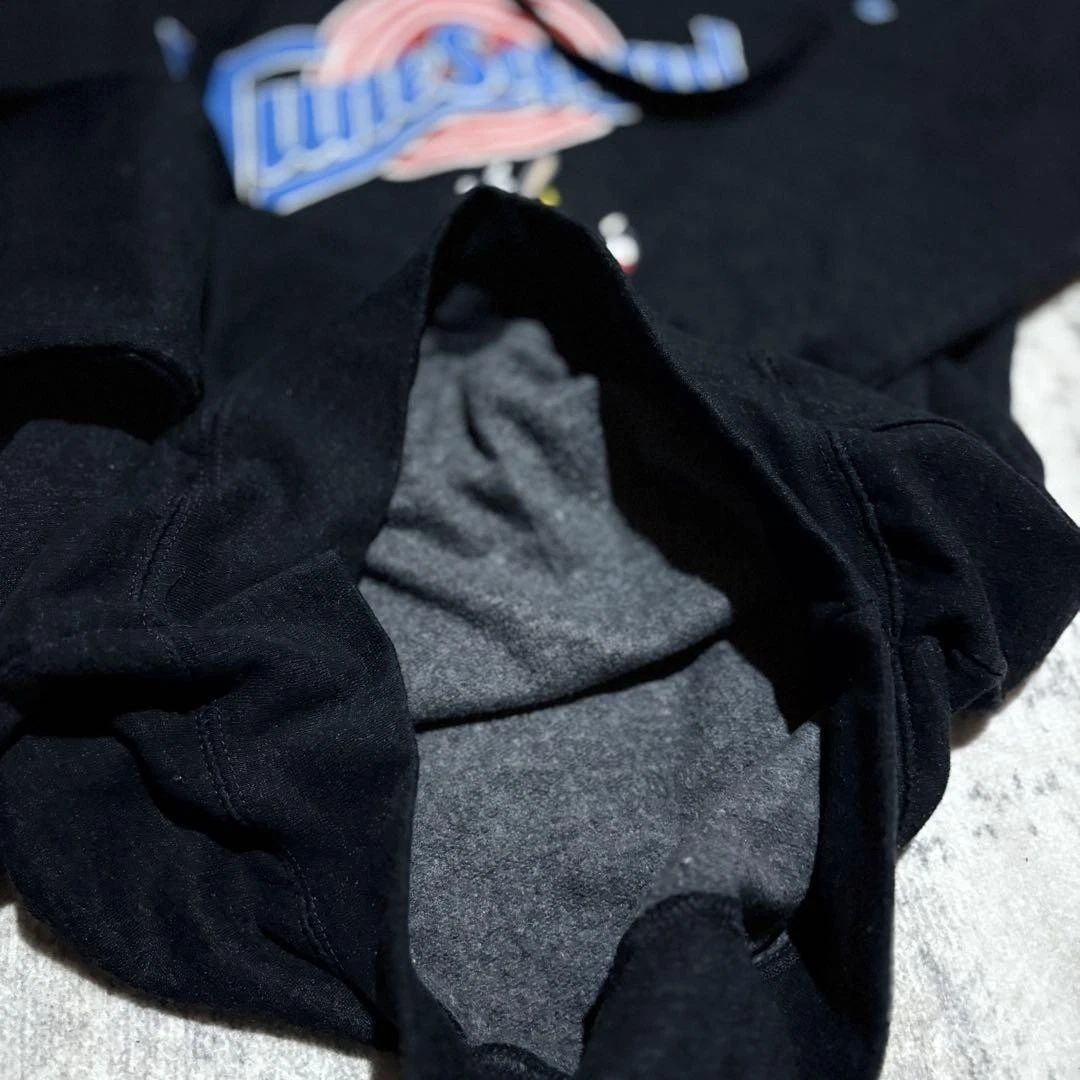 VETEMENTS Abbigliamento usatoy Loone Tune Tuned Squa logoa fel conpuccio c Mero neroacite