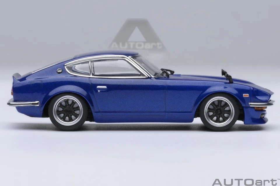 Nissan Fairlady Z (S30) Blu Akuma No Z Wangan Midnight Comic #1 1:64 Autoart - Immagine 4 di 4