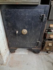 Old Vintage Safe Cary Safe Co. Buffalo Ny
