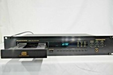 MARANTZ PMD320U PROFESSIONAL CD COMPACT DISC PLAYER W/POWER CORD ONE