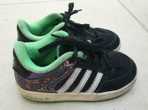 boys adidas trainers size 5