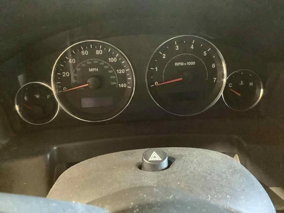 Used Front Left Door Assembly Front fits: 2006 Jeep Commander Front Left Grade A - Image 3 of 4