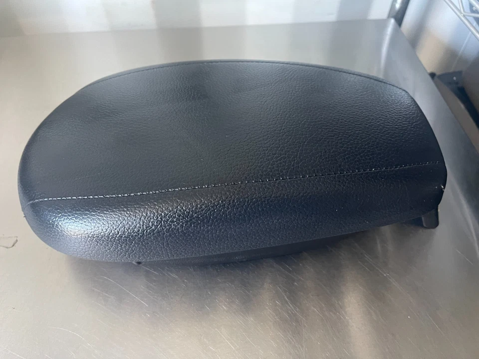 Оригинальная центральная консоль крышка подлокотника в сборе для хранения 2012–2017 Hyundai Veloster - Изображение 4 из 4