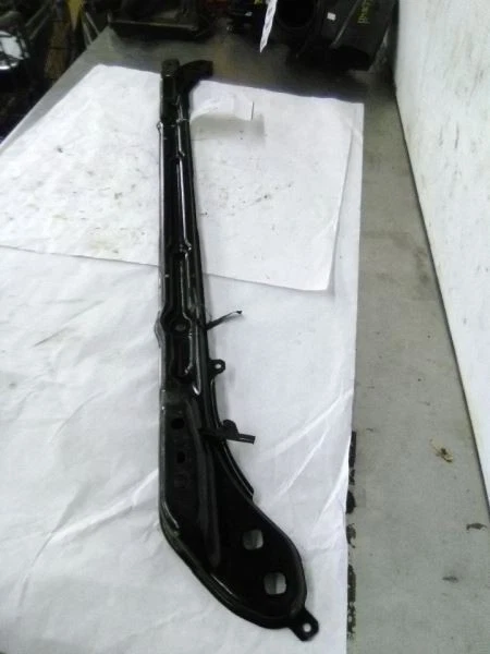 BMW 330i 2019 panel de cabezal Foto 3 de 4