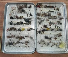 Vtg PERRINE #97 Aluminum Pocket Fly Box, 100 + Fly  Fishing Flies, tools