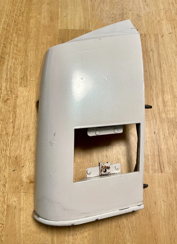 Extensión de panel trasero derecho Buick Riviera 1977 1978 GM OEM Foto 2 de 4