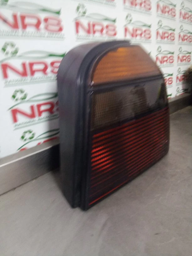 VOLKSWAGEN GOLF SE 4 SOHC LUZ TRASERA/TRASERA (LADO DEL CONDUCTOR) 1991-1997 Foto 3 de 4