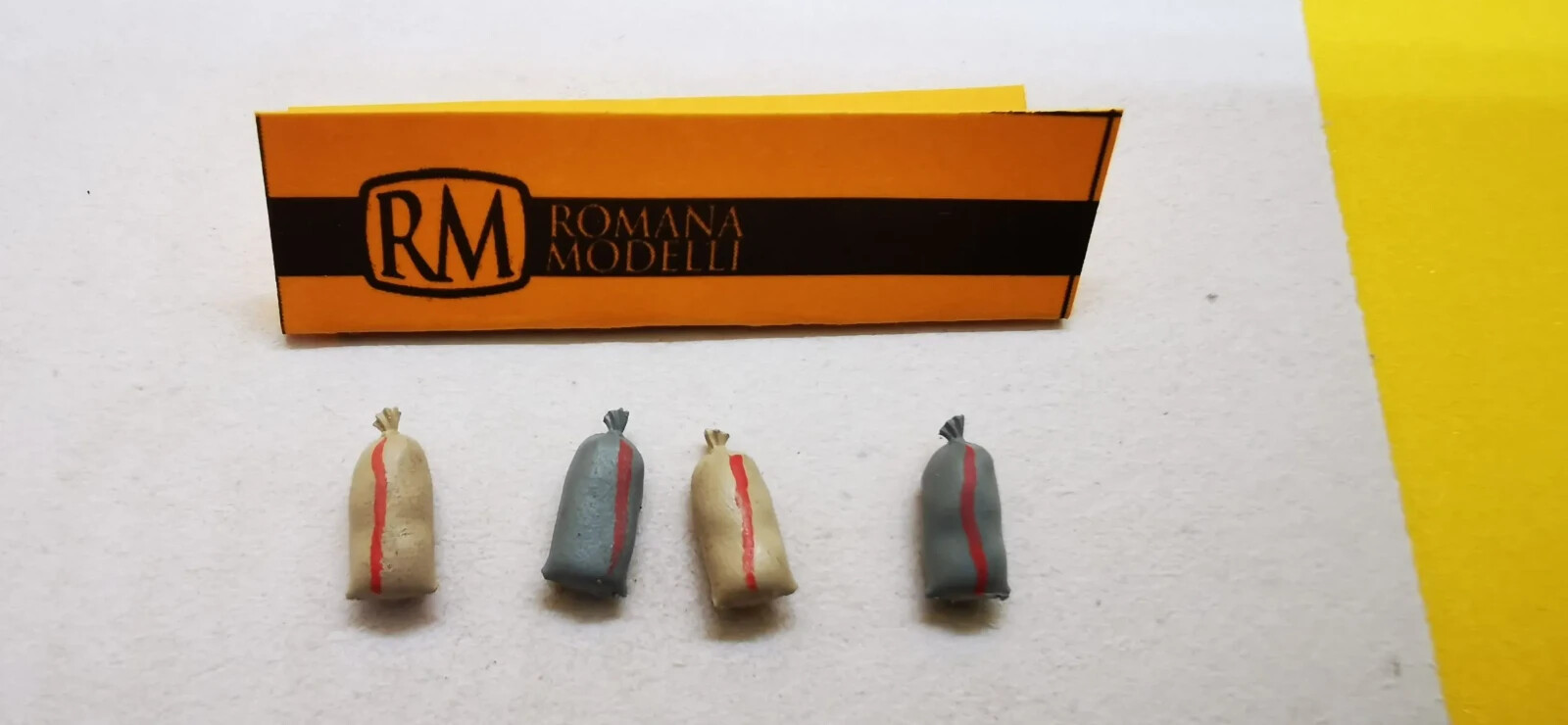 Romana Modelli 50061 – Sacchi Poste Scale Ho 1:87