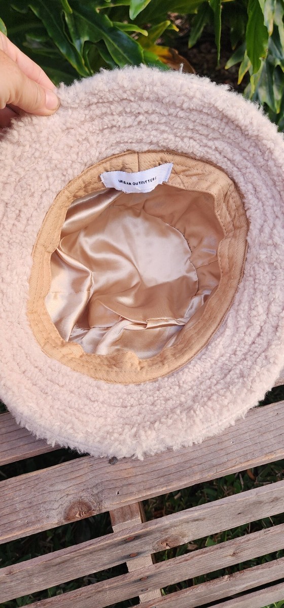 Urban Outfitters Fuzzy Cream Sherpa Bucket Hat OS | eBay display picture 2