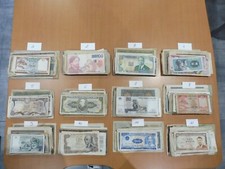 50 BILLETS  MELANGE  DU MONDE "SURPRISE"  ETAT COURANT N° DU LOT AU CHOIX !!