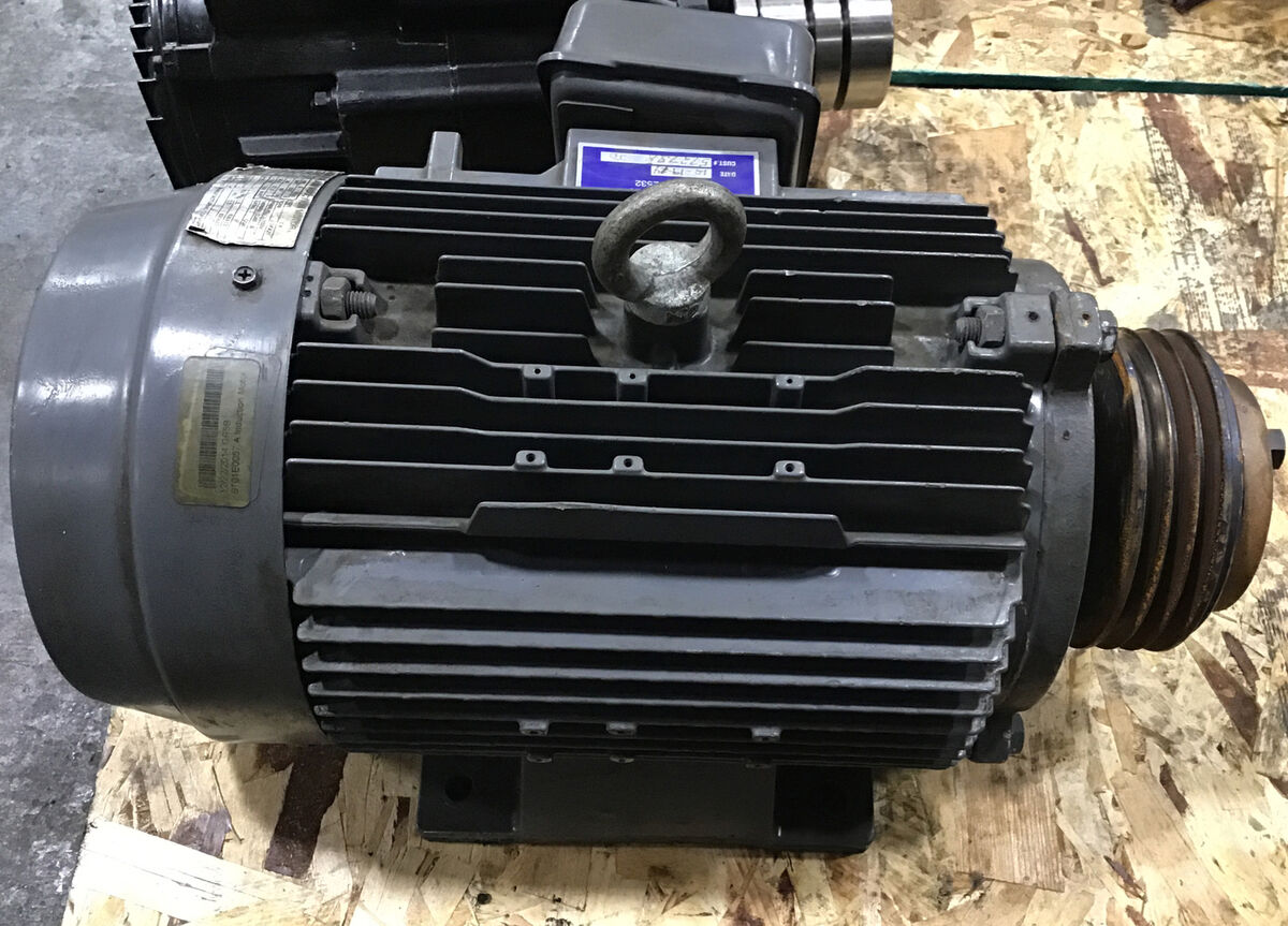 Toshiba Induction Motor 3 PH 7.5 kw 1435/1740 rpm 200/220V Toshiba Induction Motor 3 PH 7.5 kw 1435/1740 rpm 200/220V