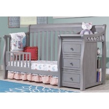 Babybed met Commode en Ladekast Grijs - usage example