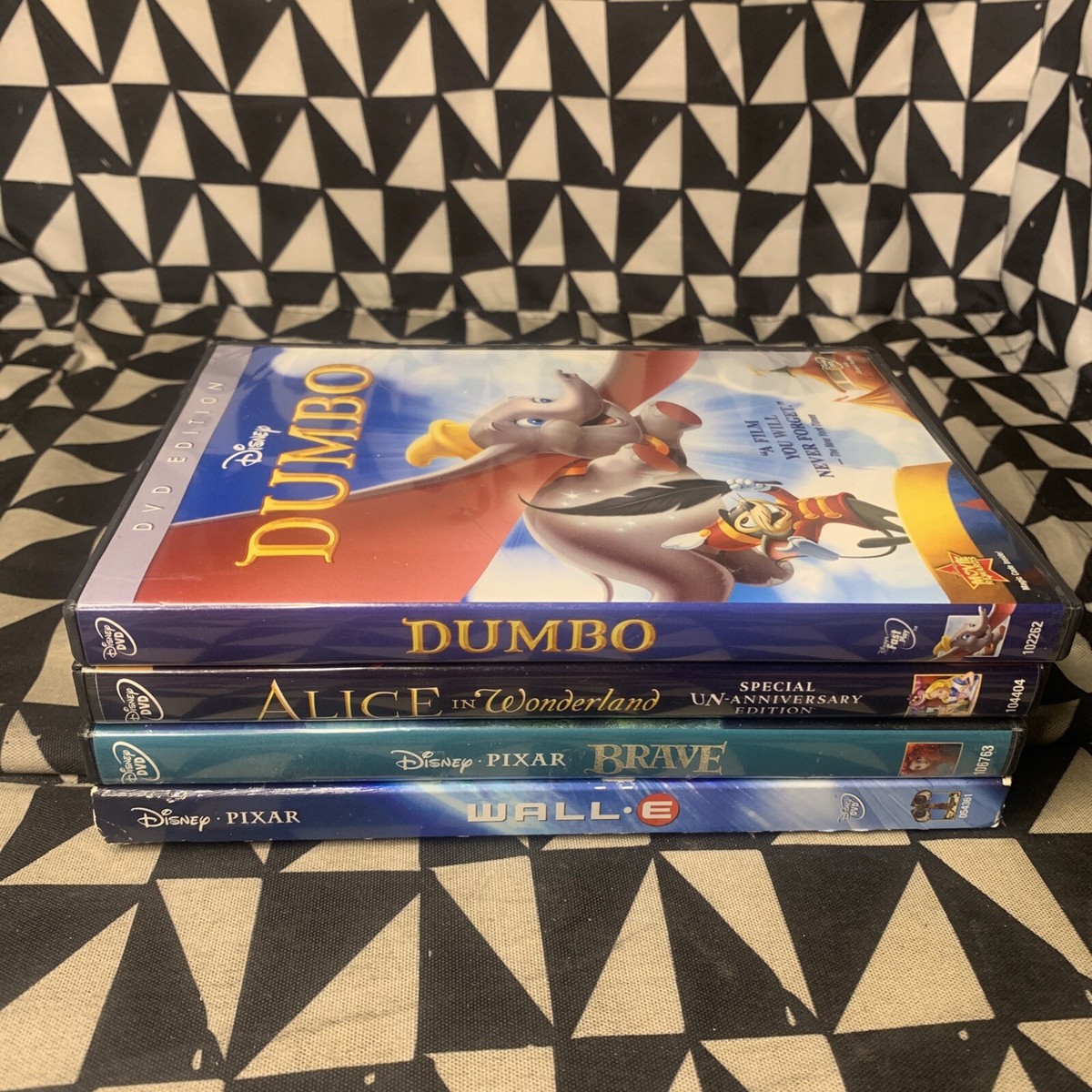 Disney - 本4点、CD5点、DVD4点 セット Disney - ディズニーアニメ映画 DVD 4点セットの通販 by
