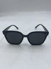 Gentle Monster Women's Dreamer 17 Sunglasses Black / Black