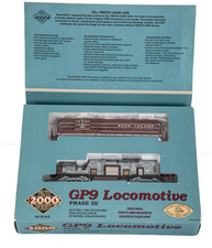 Proto 2000 Series model 21737 Rock Island GP9 diesel engine 1323 HO Locomotive