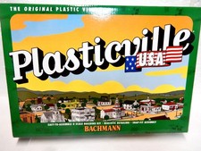 Bachmann Plasticville Building 45622 Two Story House -Off train layout-Look -