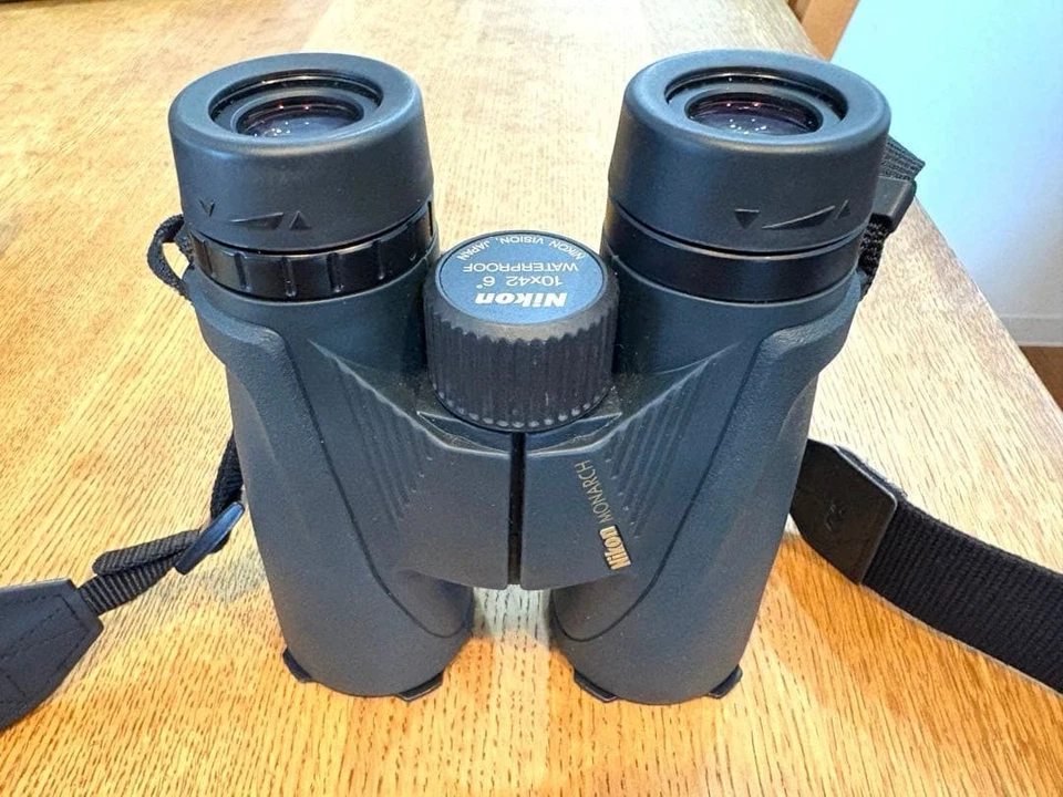 Nikon Monarch 10x42 DCF Binoculars Waterproof Fogproof with Case & Strap New - Image 3 of 4