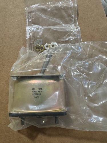 Cutler-Hammer AN3230-2 Aircraft On/Off Toggle Switch 175A 28VDC Max ...