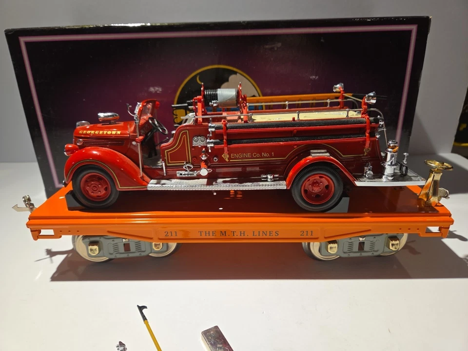 MTH Standard Gauge 10-2106 No.211 Flat Car With George Town Fire Truck Rare - Image 2 of 4