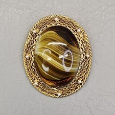 Broche De Colección Vidrio Pórfido Verde Tono Dorado Filigrana Ovalado Cúpula Cabujón 2 1/8"