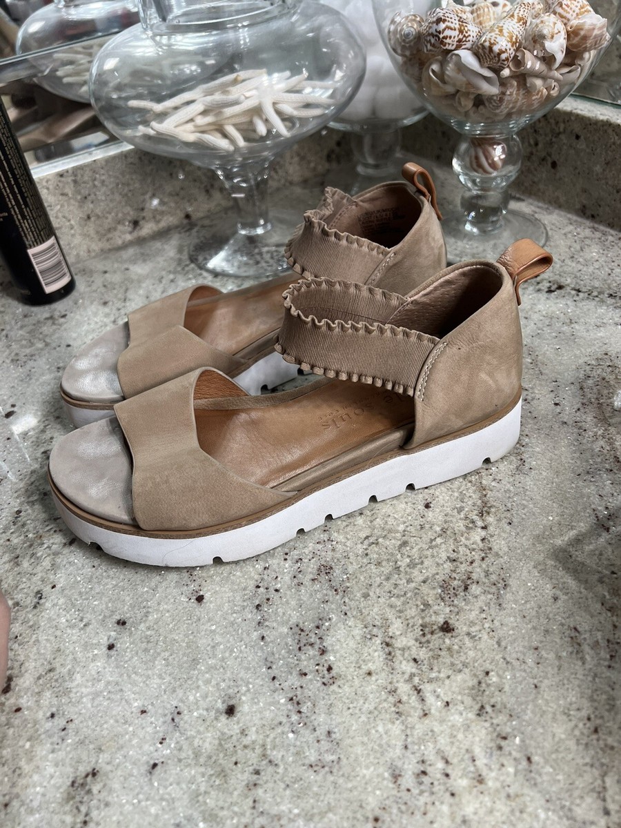 Gentle Souls by Kenneth Cole Women's Lavern Platform Strap Nude