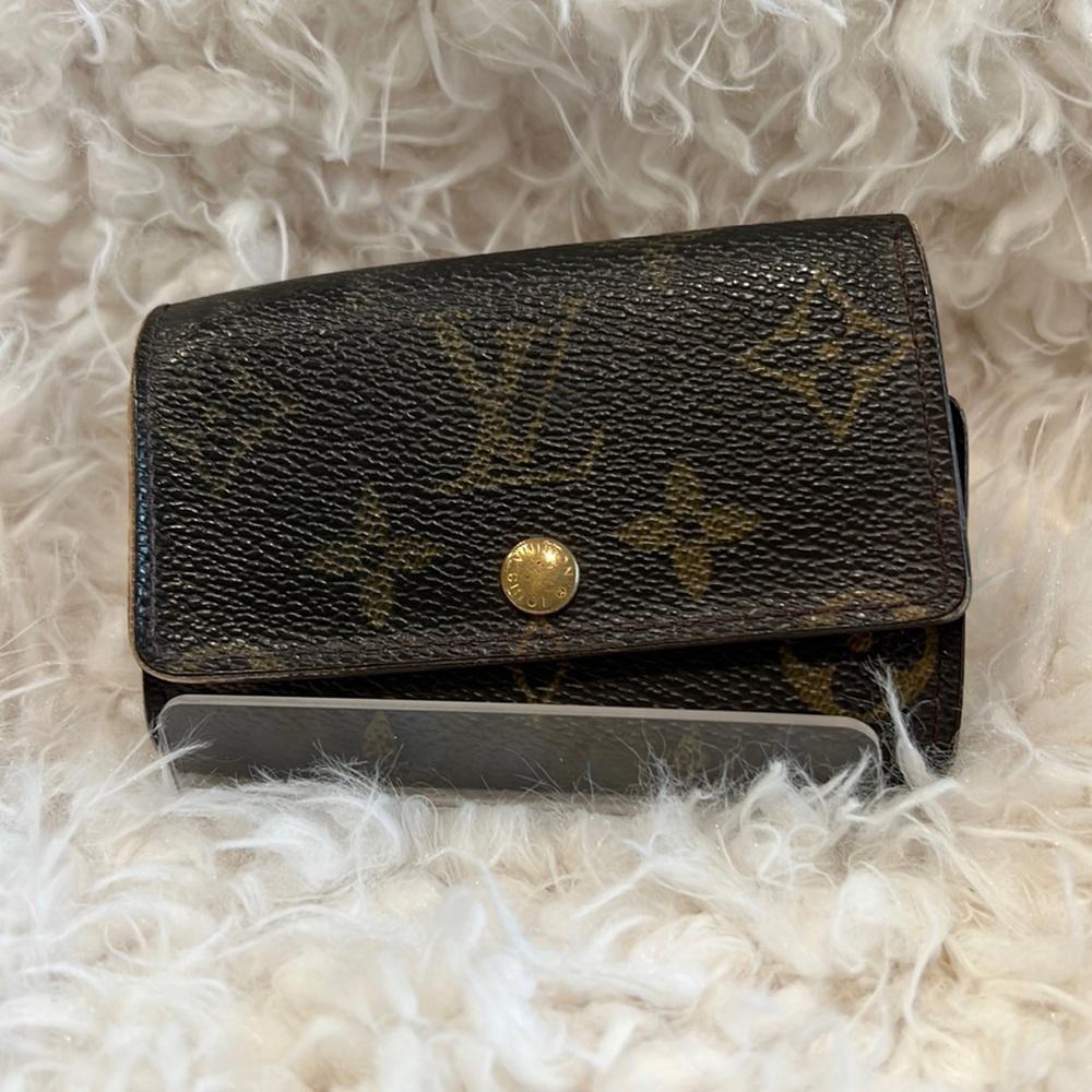Louis Vuitton Monogram Leather Key Holder (LVXX016) | eBay