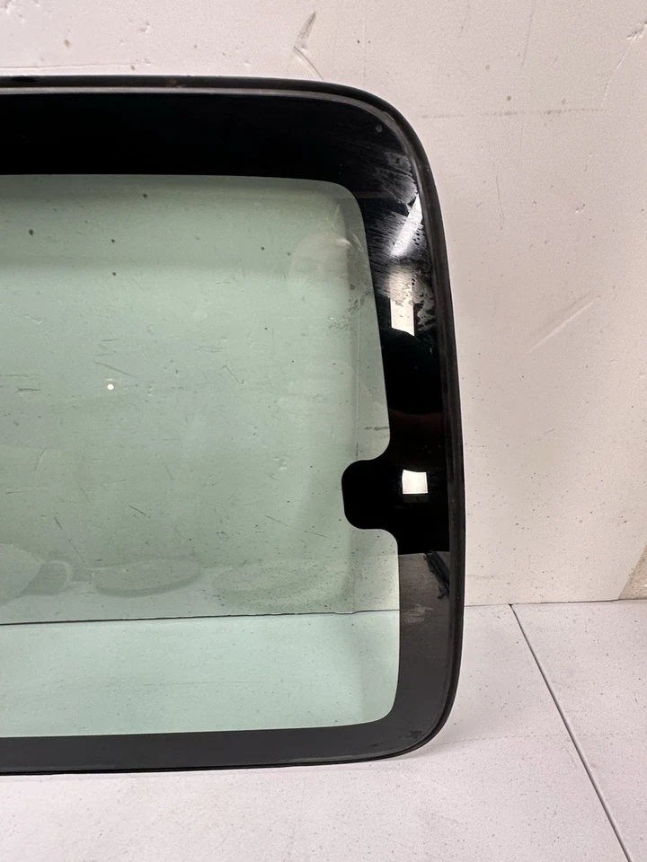 2000-2006 Chevrolet Silverado LH quarter glass vent window GMC Sierra Ext Cab - Image 4 of 4