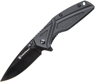 New Smith & Wesson Linerlock Black SW1084308 4'' closed. 3'' black finish stainles