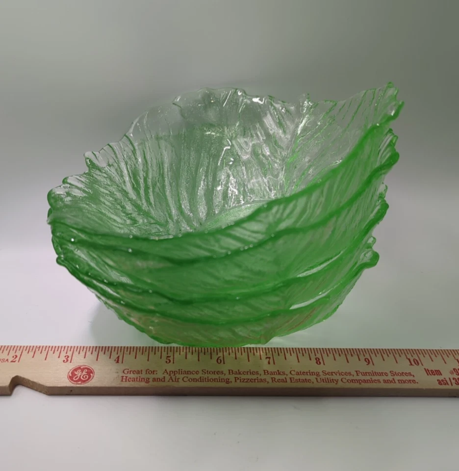 Set of 4 Vintage Viking Dalzell Green Glass Cabbage Leaf Salad Bowls EUC - Image 2 of 4