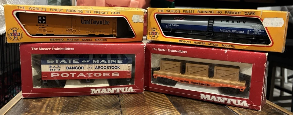 Mehano / Mantua Trains lot of FOUR (4) - Reefer/Freight/Tank (HO scale) w/ boxes - Image 2 of 4