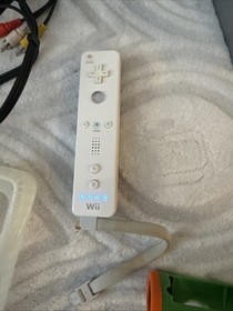 Wii Bundle w NIB Fit Board  Cords Controlle & Sensor Bar + 5 Games Lot TESTED