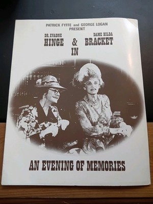 1970er An Evening of Memories Programm Patrick Fyffe George Logan Scharnierhalterung
