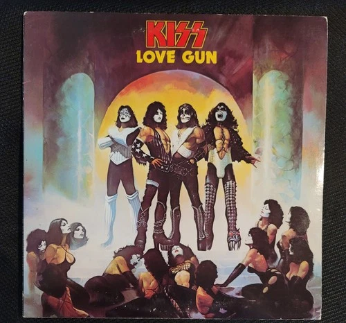 Love Gun [LP] Kiss 1977 Vintage Rock Vinyl VG+ with inner sleeve and Gun insert