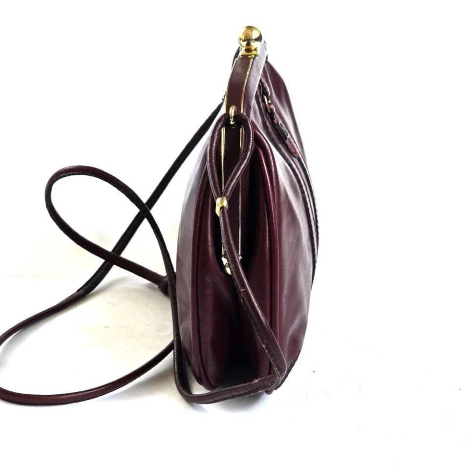 Bolso Bandolera Pierre Cardin Rojo Borgoña Cuero Bolso Cartera De Colección Foto 4 de 4